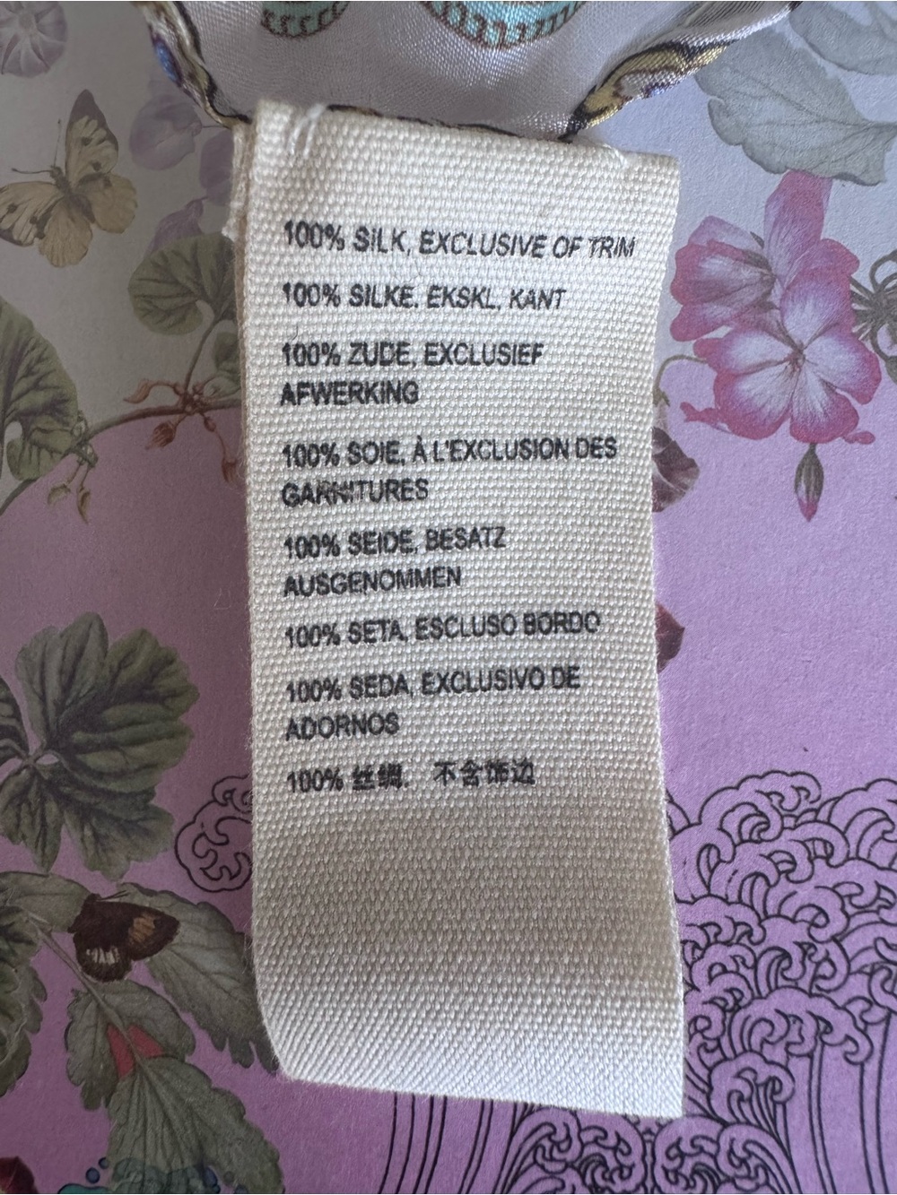 Johnny Was - beautiful new in box never used / Multicolor Botanical silk scarf - Picture 6 of 6